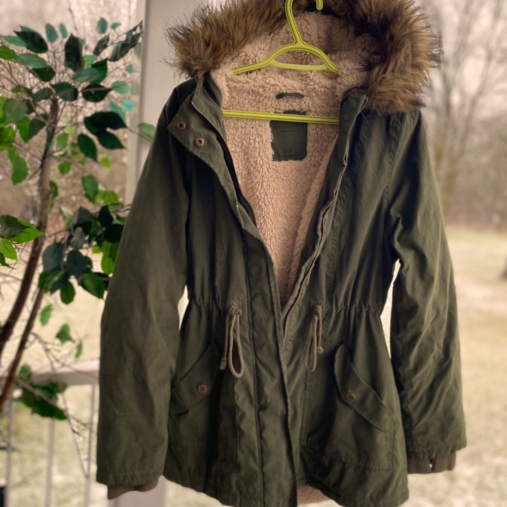 Aeropostale winter Jacket. Size Large, hardly worn. Great condition